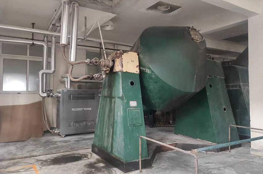 碳酸锂双锥回转真空干燥机控温(图1)