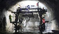 揭（阳）惠（来）铁路最长隧道进口端顺利贯通！