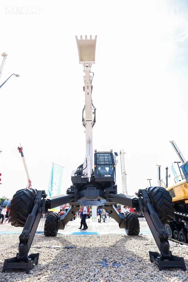 《流浪地球2》中的自主跟随机器人：徐工XUV25伴随机器人首次登台亮相(图2)