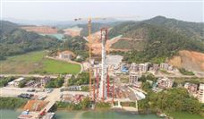 世界最大跨径独柱式三塔空间缆悬索桥上部结构施工全面展开