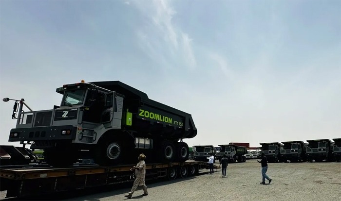 “矿”世英雄海外受追捧，中联重科宽体自卸车批量交付沙特(图2)