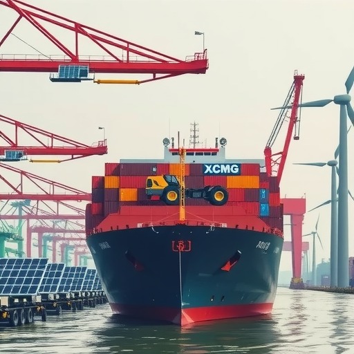 零碳时代 共启未来｜ 百台徐工新能源成套化设备交付天津港(图2)