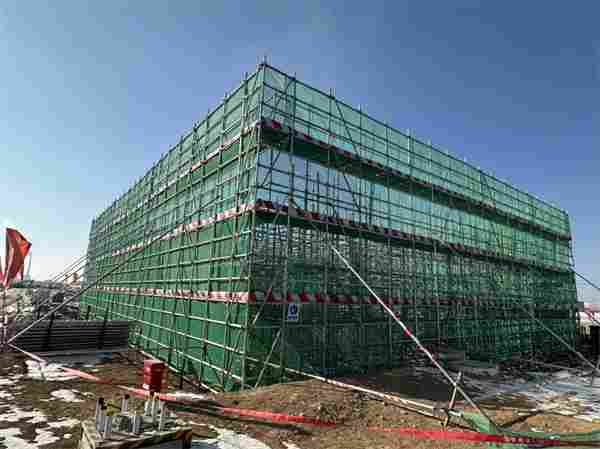 高效推进！宁煤 MTP 项目第一换热站外架搭设工程告捷(图2)