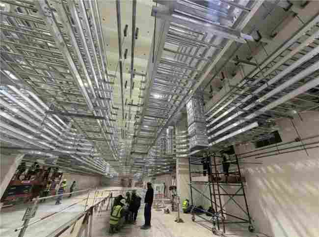 中国化学十一化建华南分公司沙特项目配电室桥架施工提前高标准完成(图2)