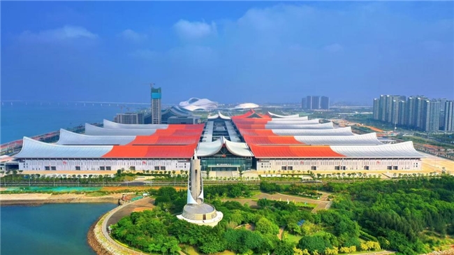 蝉联年度名企！国贸地产以综合实力铸就城市美好(图6)